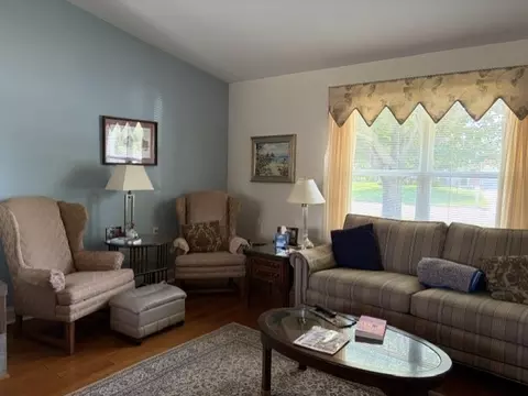 Living - 1017 31st St, Peru, IL 61354 photo 2 of 3