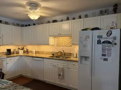 Kitchen - 1017 31st St, Peru, IL 61354 photo 1 of 2