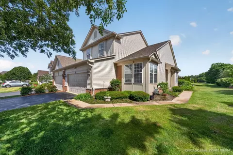 Exterior - 4001 Whitehall Ln, Algonquin, IL 60102 photo 2 of 5