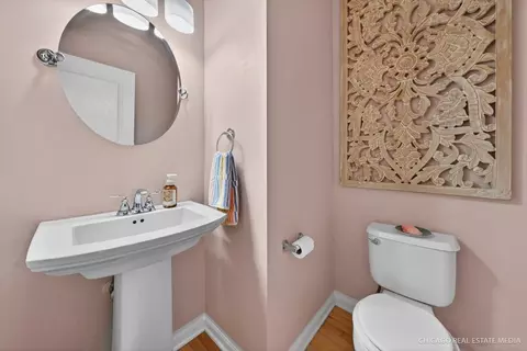 Bath - 4001 Whitehall Ln, Algonquin, IL 60102 photo 1 of 6