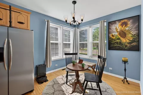 Dining - 4001 Whitehall Ln, Algonquin, IL 60102 photo 3 of 3