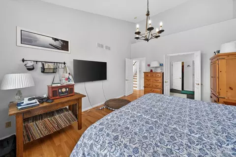 Bedroom - 4001 Whitehall Ln, Algonquin, IL 60102 photo 2 of 3