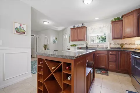 Kitchen - 3172 Shepard Rd, Normal, IL 61761 photo 3 of 4