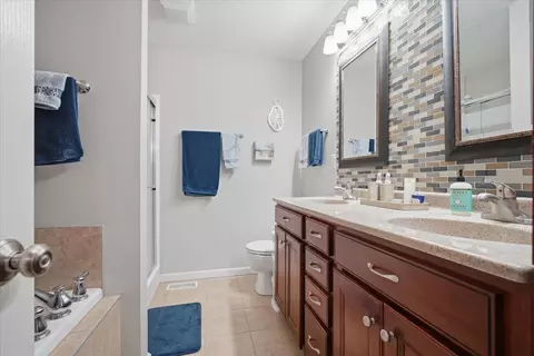 Bath - 3172 Shepard Rd, Normal, IL 61761 photo 1 of 3