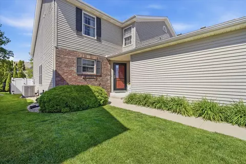 Exterior - 3172 Shepard Rd, Normal, IL 61761 photo 2 of 5