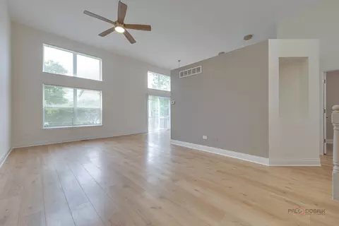 Living - 386 Gladstone Ln, Elgin, IL 60120 photo 2 of 4