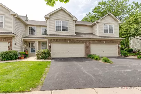 386 Gladstone Ln, Elgin, IL 60120