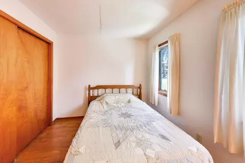Bedroom - 3002 Miller Dr, Mchenry, IL 60050 photo 3 of 3