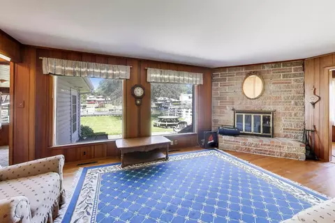 Living - 3002 Miller Dr, Mchenry, IL 60050 photo 1 of 2