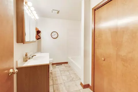 Bath - 3002 Miller Dr, Mchenry, IL 60050 photo 1 of 1