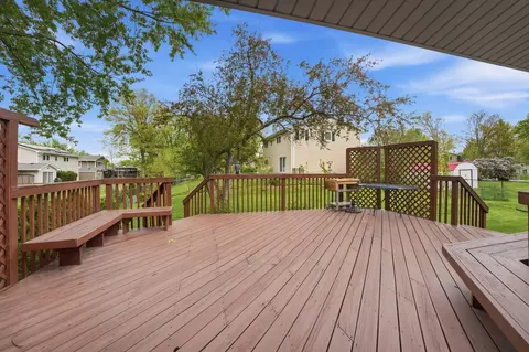 Exterior - 4065 Winston Dr, Hoffman Estates, IL 60192 photo 2 of 9