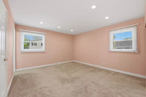Bedroom - 4065 Winston Dr, Hoffman Estates, IL 60192 photo 6 of 7