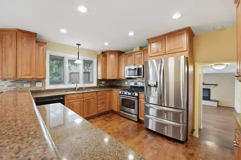 Kitchen - 4065 Winston Dr, Hoffman Estates, IL 60192 photo 1 of 4