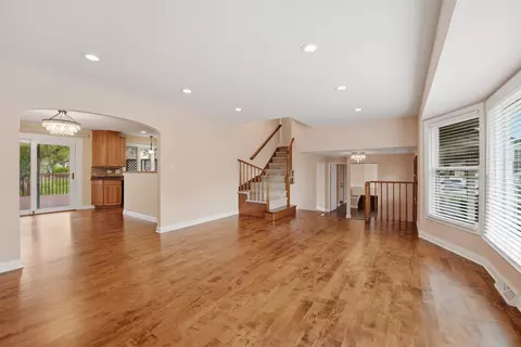 Living - 4065 Winston Dr, Hoffman Estates, IL 60192 photo 2 of 6
