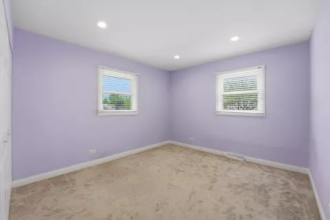 Bedroom - 4065 Winston Dr, Hoffman Estates, IL 60192 photo 4 of 7
