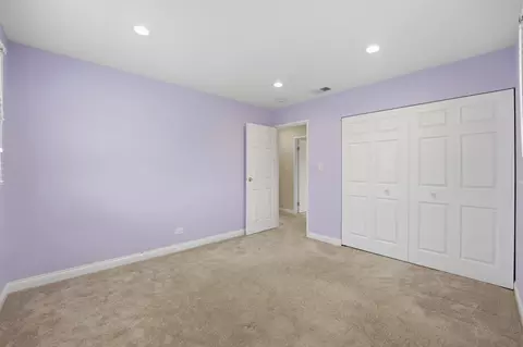 Bedroom - 4065 Winston Dr, Hoffman Estates, IL 60192 photo 5 of 7