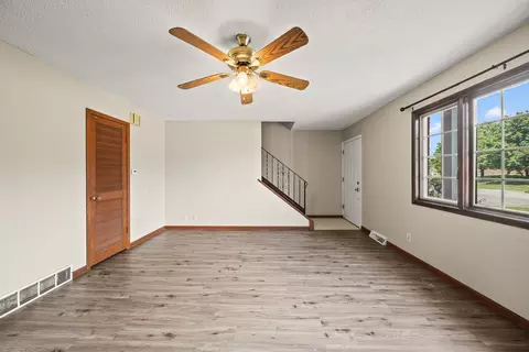Living - 2009 53rd St, Moline, IL 61265 photo 5 of 6