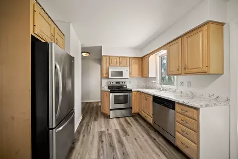 Kitchen - 2009 53rd St, Moline, IL 61265 photo 1 of 5