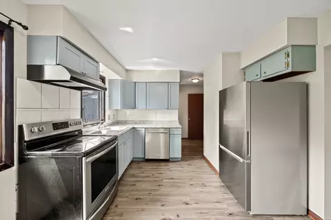 Kitchen - 2009 53rd St, Moline, IL 61265 photo 5 of 5