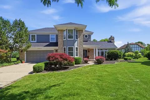 1500 Pine View Ct, Darien, IL 60561
