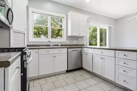 Kitchen - 9821 Gabriel Dr, Bloomington, IL 61705 photo 1 of 4