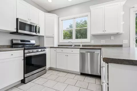 Kitchen - 9821 Gabriel Dr, Bloomington, IL 61705 photo 4 of 4