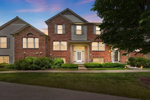 302 Devoe Dr, Oswego, IL 60543