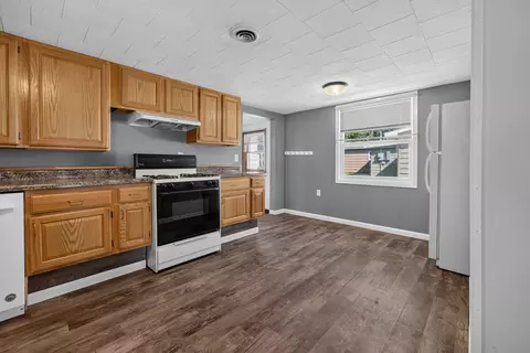 Kitchen - 102 N Woodlawn St, Downs, IL 61736 photo 2 of 4