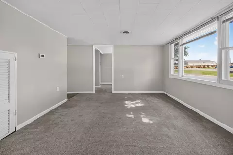 Living - 102 N Woodlawn St, Downs, IL 61736 photo 2 of 6