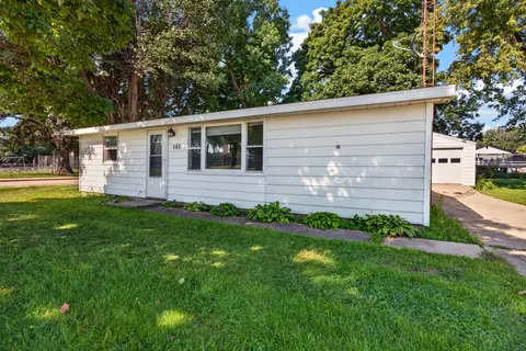 Exterior - 102 N Woodlawn St, Downs, IL 61736 photo 7 of 7