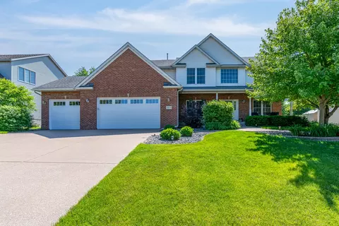 5315 Hugo Rd, Bettendorf, IA 52722