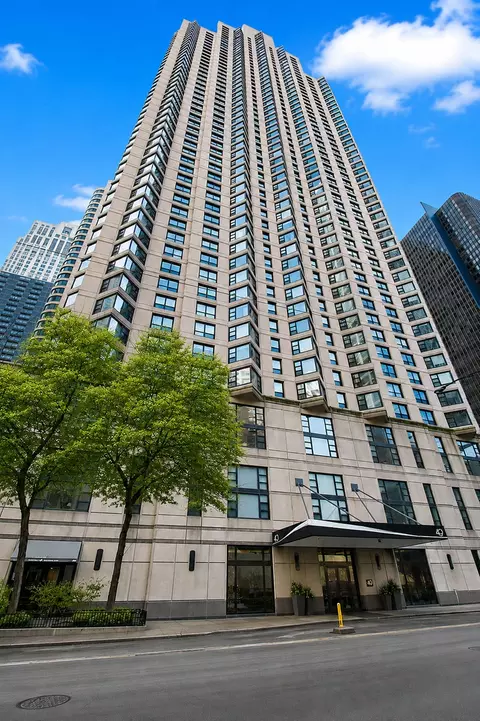 401 E Ontario St #1710, Chicago, IL 60611