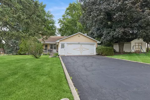 Exterior - 3607 W Clover Ave, Mchenry, IL 60050 photo 3 of 6