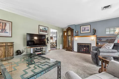 Living - 3607 W Clover Ave, Mchenry, IL 60050 photo 2 of 2