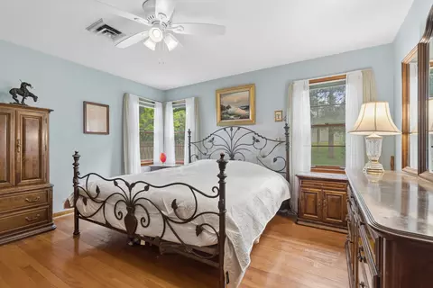 Bedroom - 3607 W Clover Ave, Mchenry, IL 60050 photo 2 of 2