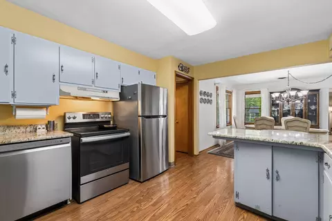 Kitchen - 3607 W Clover Ave, Mchenry, IL 60050 photo 3 of 3