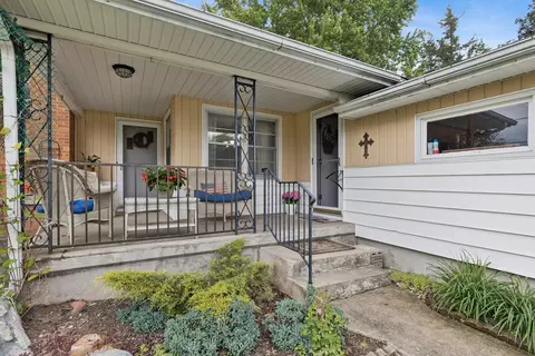 Exterior - 3607 W Clover Ave, Mchenry, IL 60050 photo 2 of 6