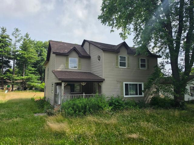 8404 Dorr Rd, Wonder Lake, IL 60097