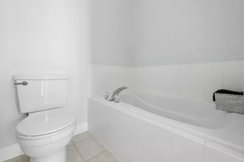 Bath - 671 Central Ave, Deerfield, IL 60015 photo 2 of 3