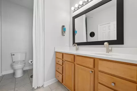 Bath - 671 Central Ave, Deerfield, IL 60015 photo 1 of 3