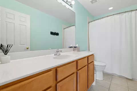 Bath - 671 Central Ave, Deerfield, IL 60015 photo 3 of 3