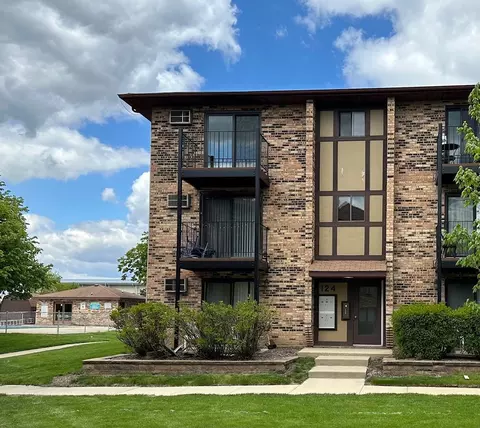 124 Klein Creek Ct #124-E, Carol Stream, IL 60188