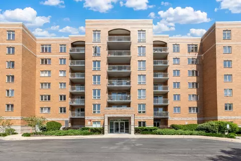 6815 N Milwaukee Ave #605, Niles, IL 60714