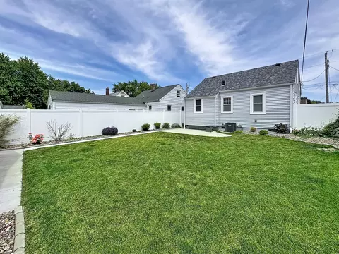Exterior - 1841 32nd St, Moline, IL 61265 photo 5 of 5