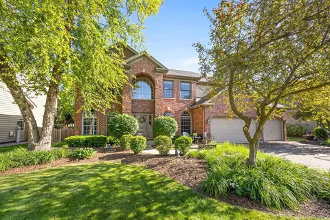 2816 Cordgrass Rd, Naperville, IL 60564