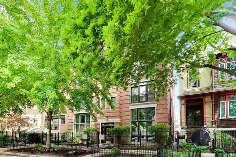 844 W Roscoe St #2E, Chicago, IL 60657