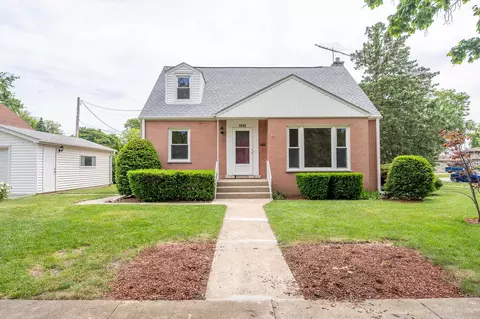 1515 Orchard St, Des Plaines, IL 60018