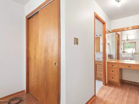 Entry Way - 1306 E 88th Pl, Chicago, IL 60619 photo 3 of 4