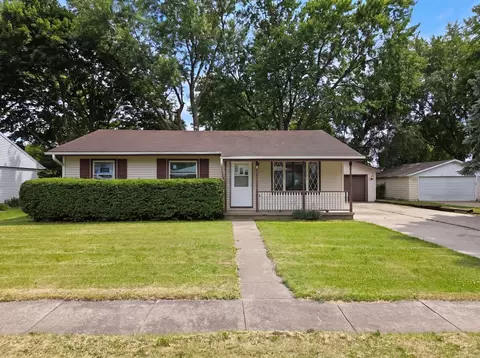 400 Phyllis Ave SE, Rochelle, IL 61068