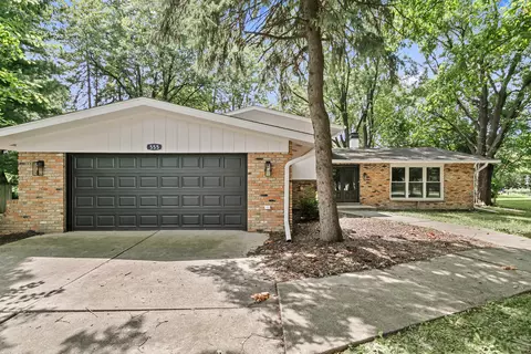 28 W555 Leverenz Rd, Naperville, IL 60564